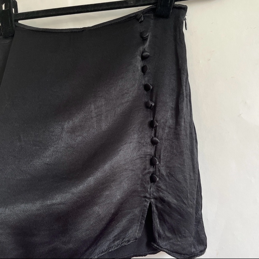 Zara Skirt Skort Shorts Size XS Mini Black Buttons Slit Party Cocktail - Picture 2 of 6